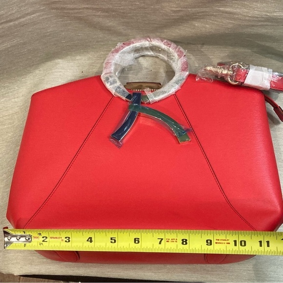 ROBERTA DI CAMERINO Handbag w/  Many Pockets and Compartments and Shoulder Strap - Picture 10 of 16